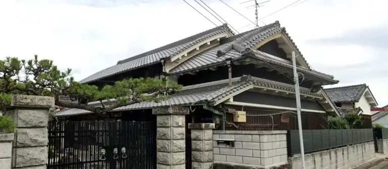 リノベーション後の古民家の屋根