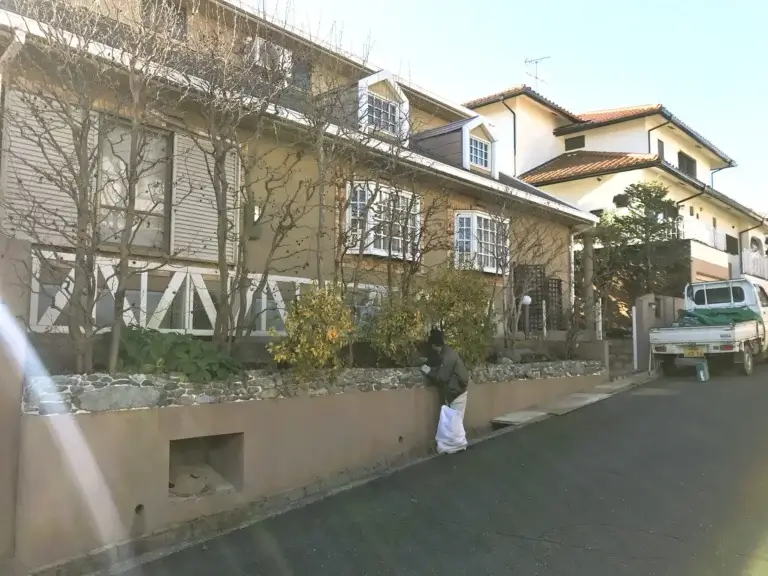 改修前の家の前まわりの外構