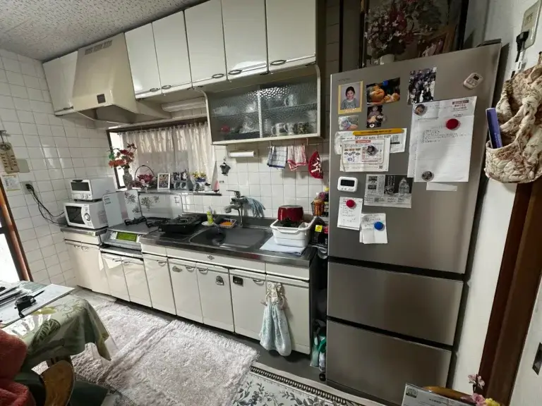 リノベーション前の古いキッチン