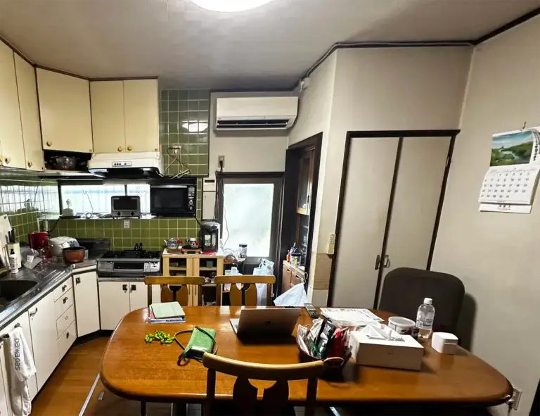 リノベーション前の古いキッチン
