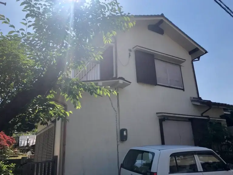 リノベーション前の中古住宅の外観